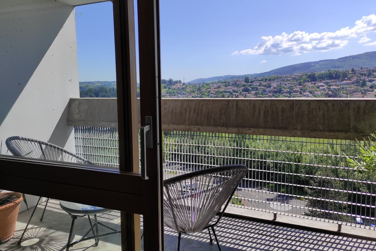 Design Room, 1 Double Bed, Hill View | Premium bedding, individually decorated, individually furnished, desk