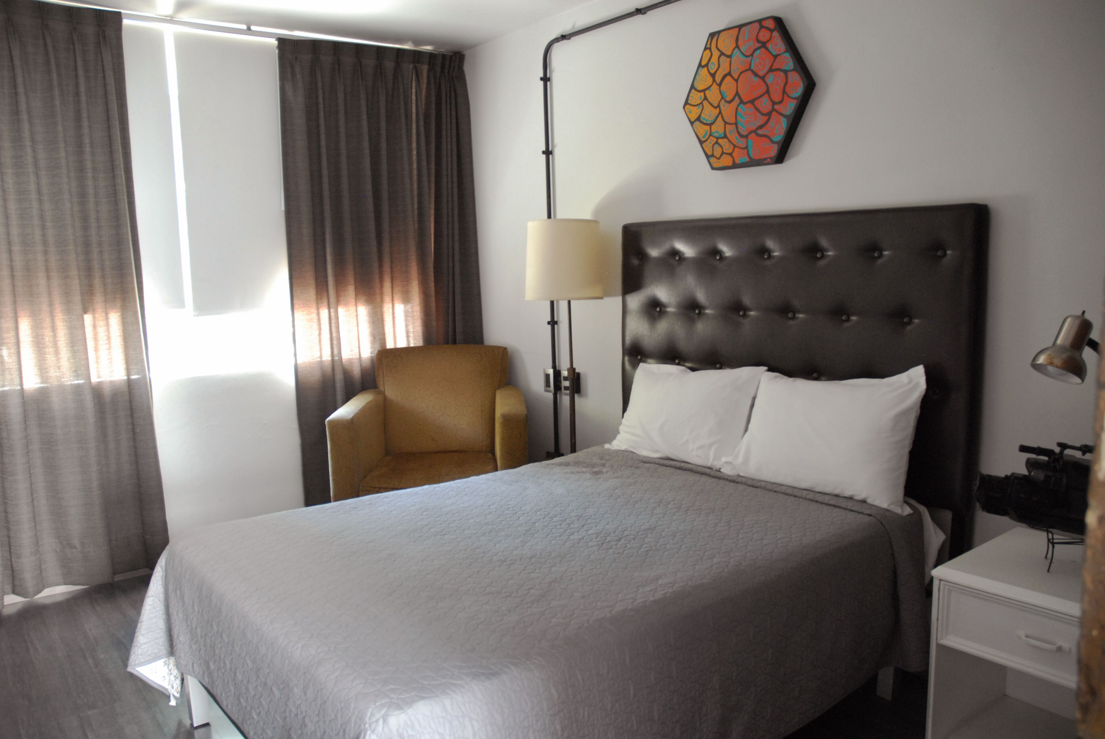 city double room, 1 double bed | down duvets, iron/ironing board, free wifi, bed sheets