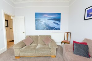 Apartment, Multiple Beds, Non Smoking | Living room | 42-inch flat-screen TV with cable channels, LED TV, DVD player - Beautiful City Center 2 Bed Apartment with Park View (Edinburgh)
