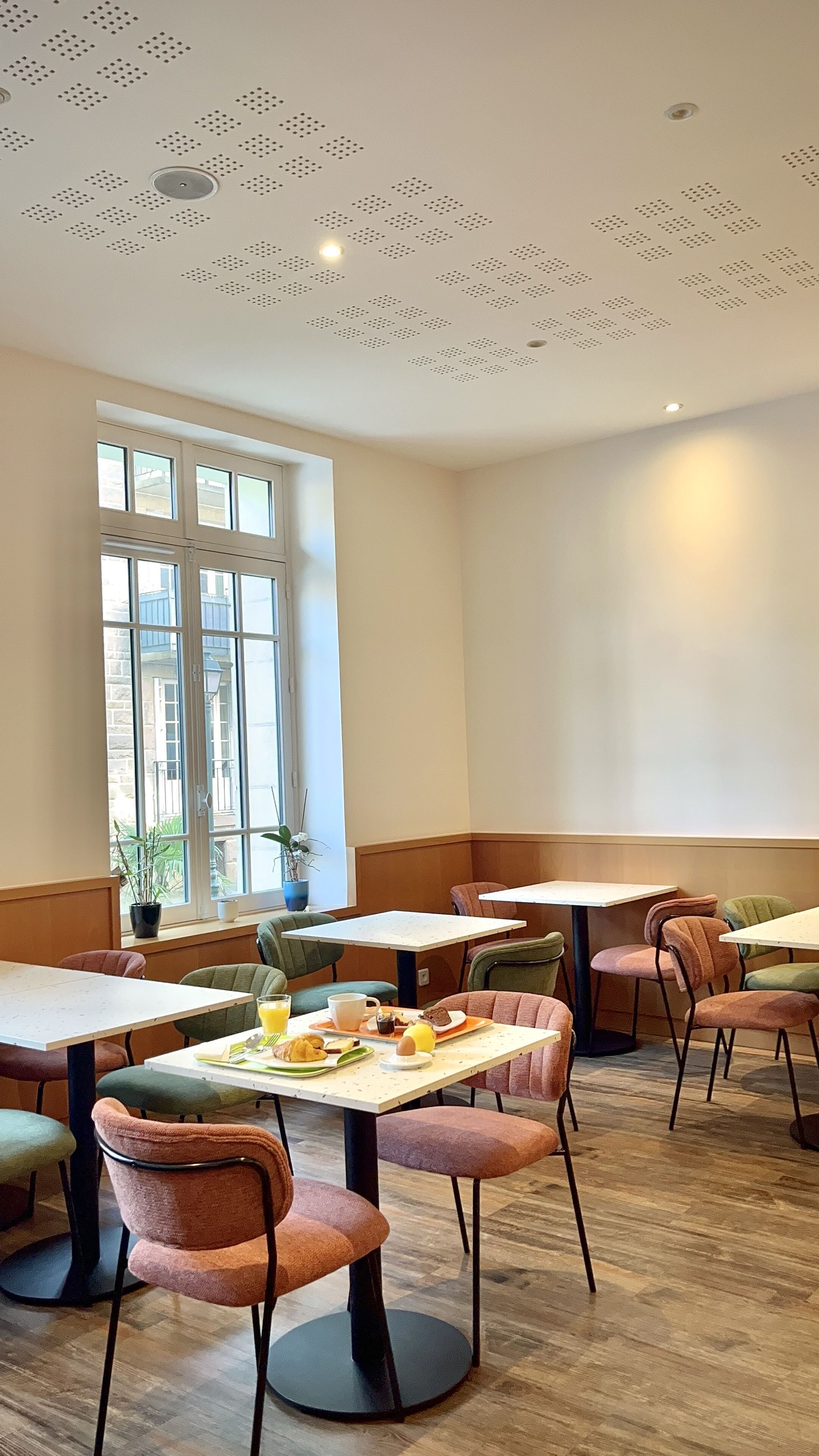 Frukostbuffé varje dag (EUR 11 per person)