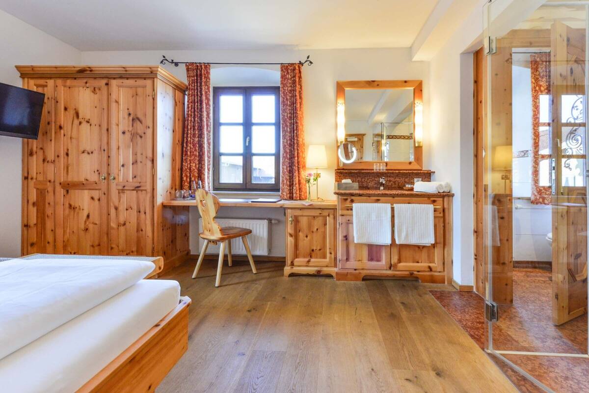 standard double room | room amenity