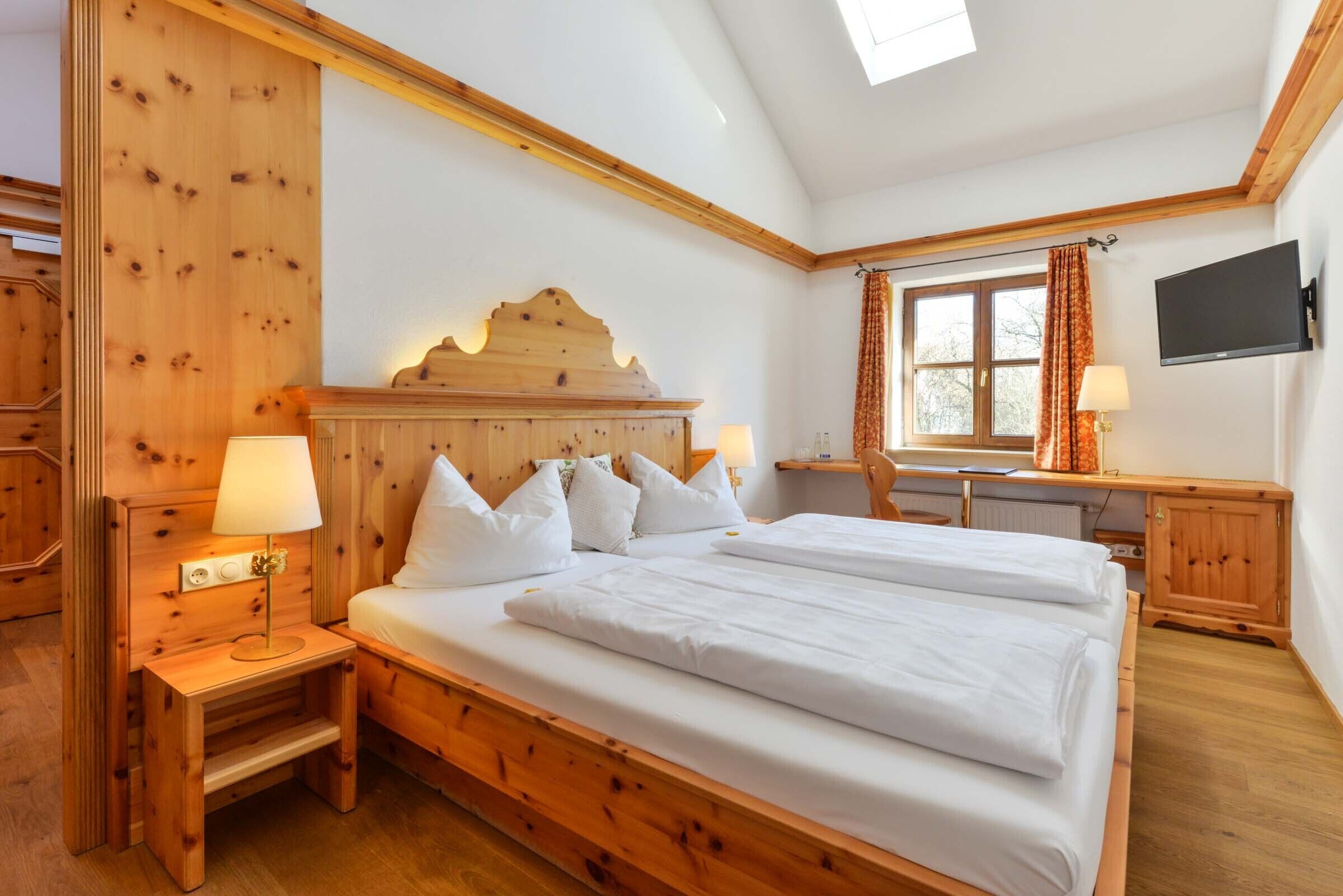 standard double room | 1 bedroom, desk, soundproofing, cots/infant beds