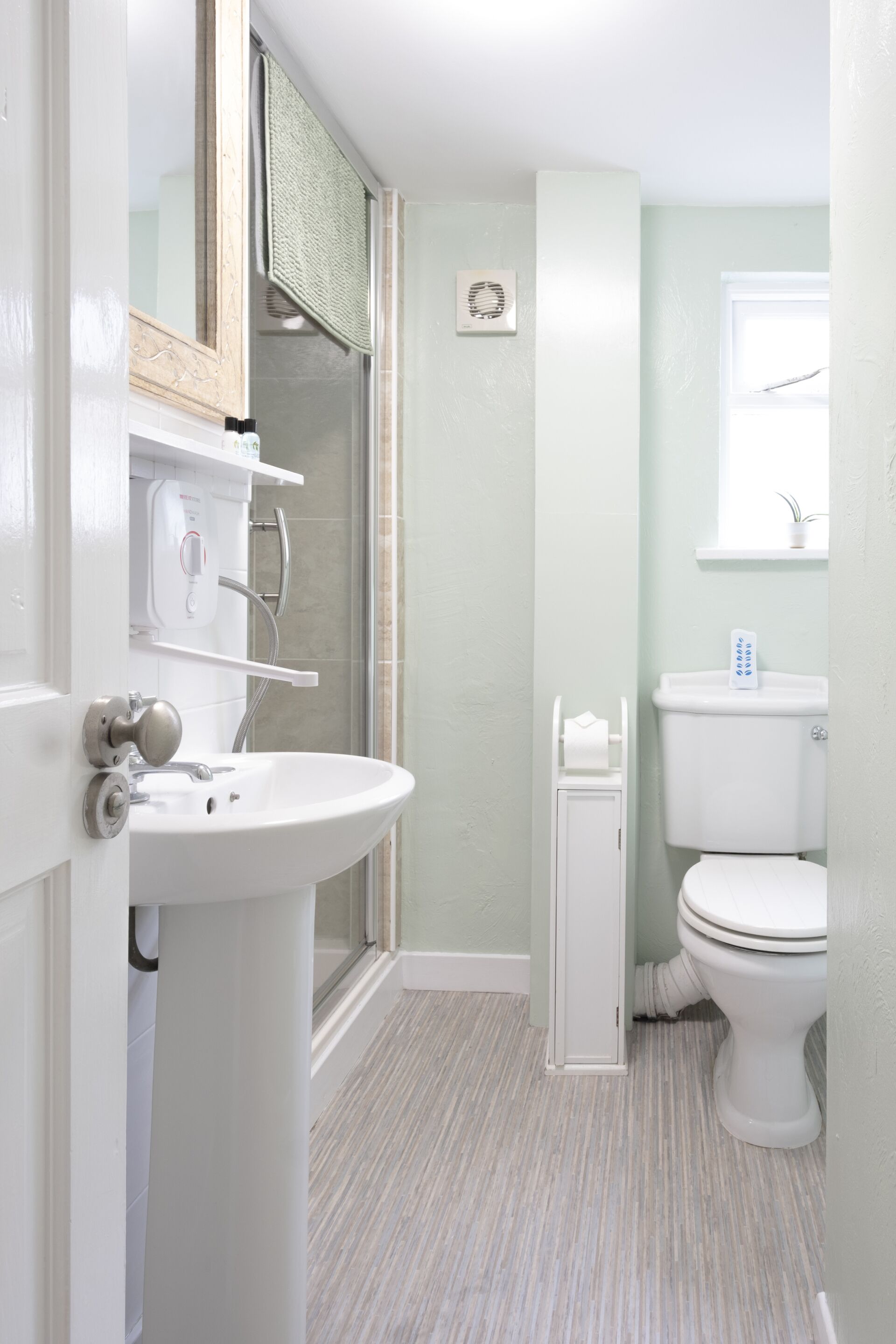 Deluxe Double Room, Private Bathroom | Bathroom