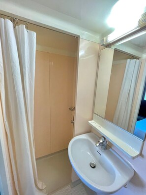 Shower, towels - Village vacances Le Chablais (Morzine)