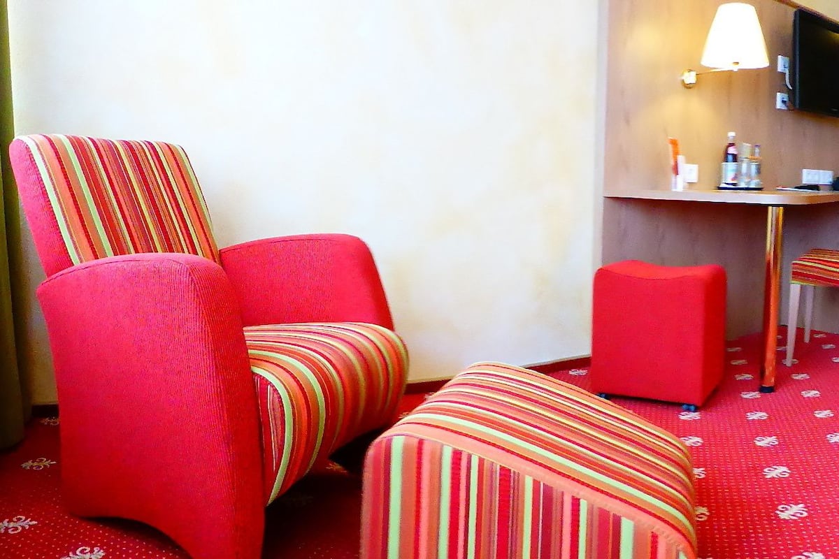 In-room safe, desk, rollaway beds, free WiFi