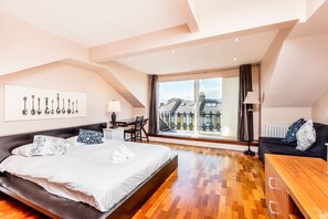 华丽双人房, 1 张特大床和 1 张沙发床, 独立浴室 | 熨斗/熨板、免费 WiFi、床单