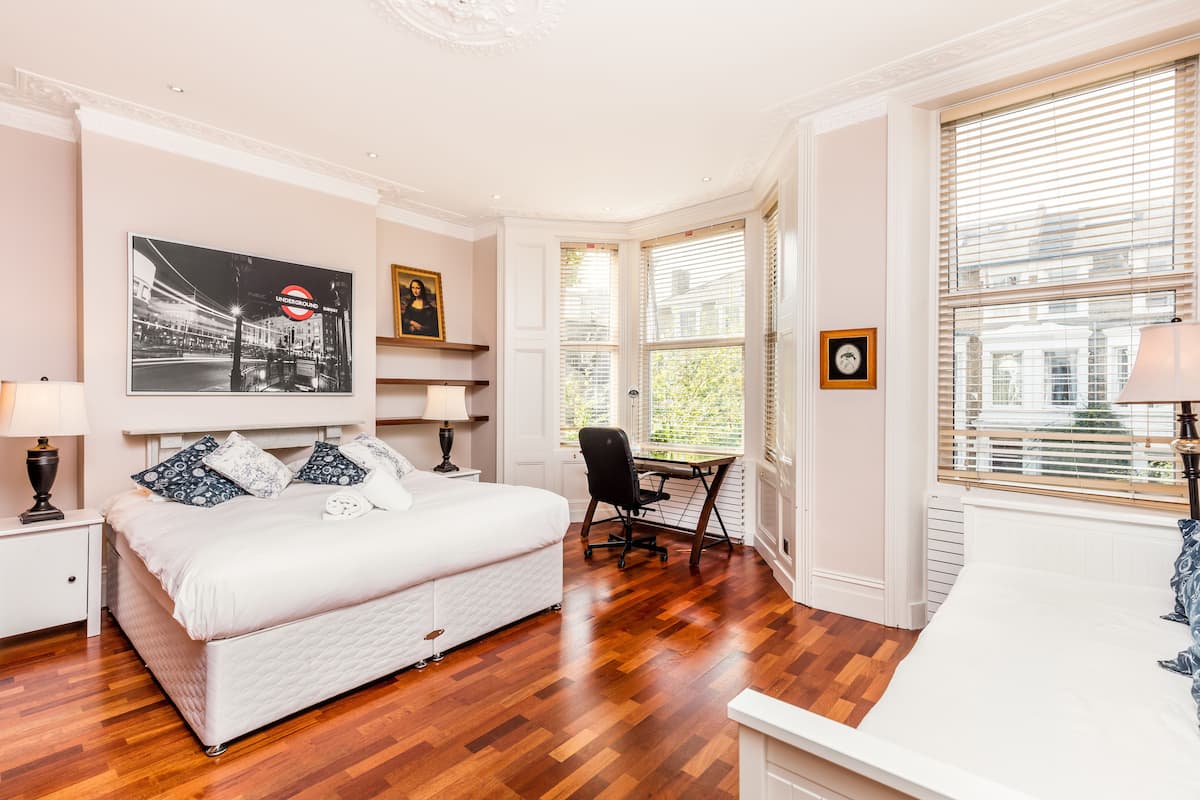 Riverside Bedroom, Shared Bathroom | Iron/ironing board (on request), free WiFi, bed sheets