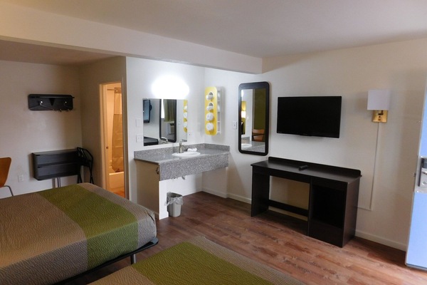 Desk, free WiFi, bed sheets