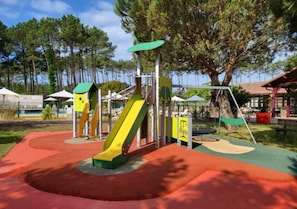 Children’s play area – outdoor - Village Vacances Le Lac Marin Soustons (Soustons)