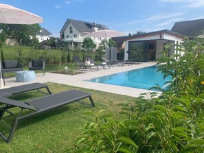 季節限定屋外プール