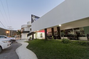 Fachada del alojamiento - Noche