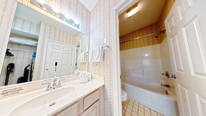Shower, towels - Sea Trail Sunset Beach | Golf, Sun & Beach Bliss | RP 2905 (Sunset Beach)