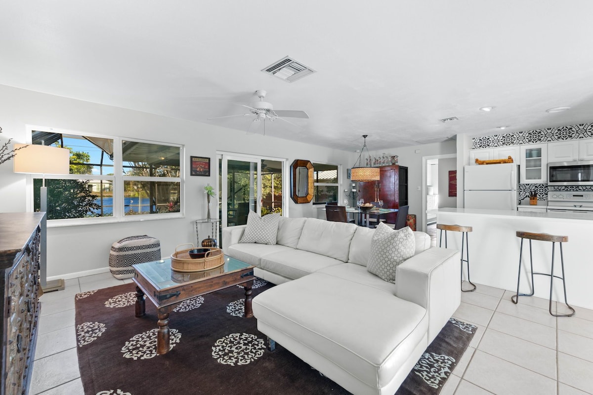 Naples Lake House. Bike to Beach. Pet Friendly