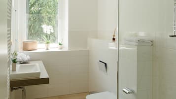 Apartment, Balkon (Ble) | Badezimmer | Dusche, Haartrockner, Bademäntel, Hausschuhe