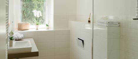Apartment, Balcony (Ble) | Bathroom | Shower, hair dryer, bathrobes, slippers
