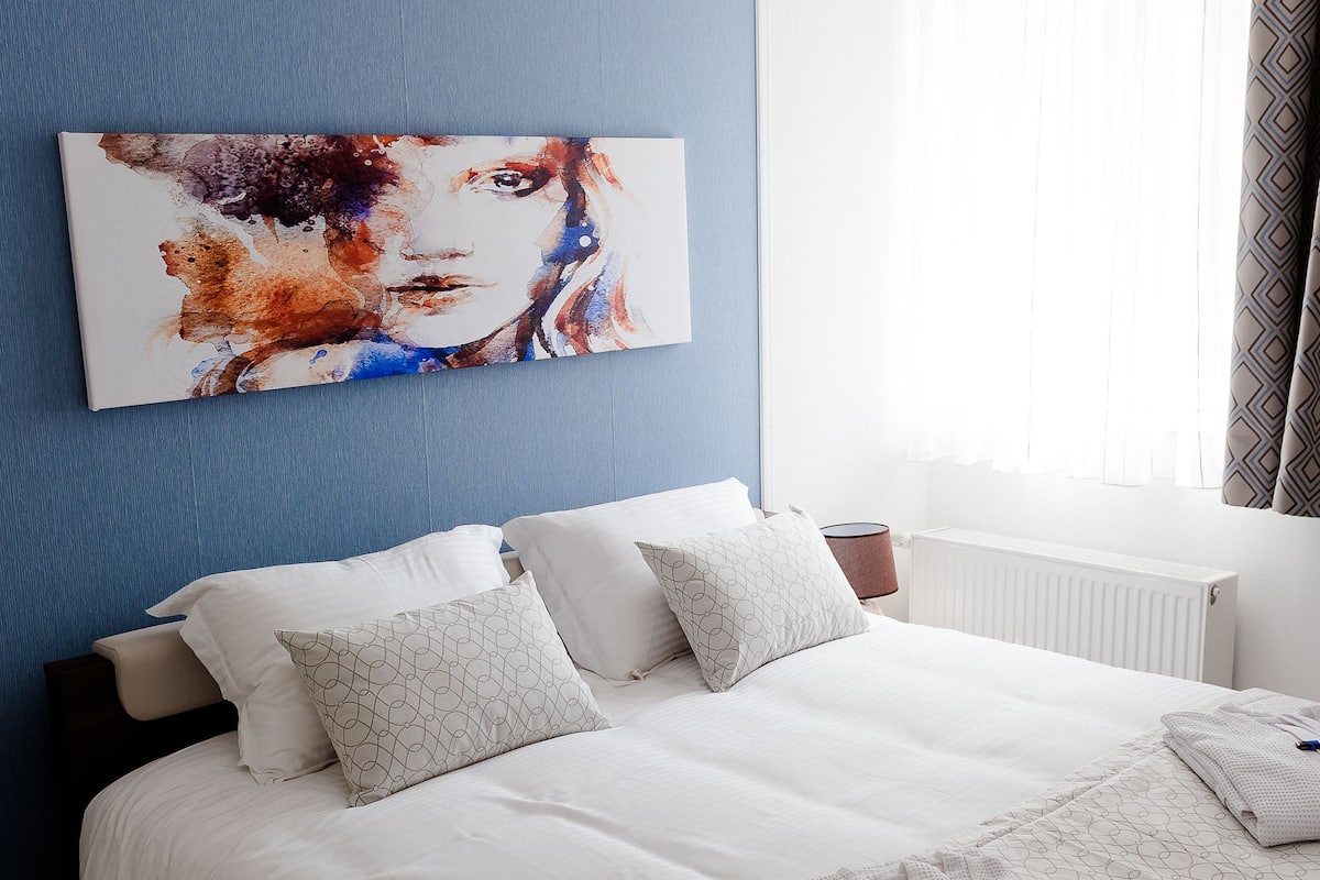 Apartment, Balcony (Ble) | Blackout curtains, soundproofing, iron/ironing board, rollaway beds