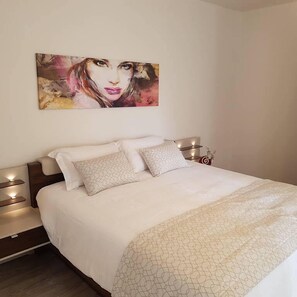 Apartment | Blackout curtains, soundproofing, iron/ironing board, rollaway beds - Arion Thale (Thale)