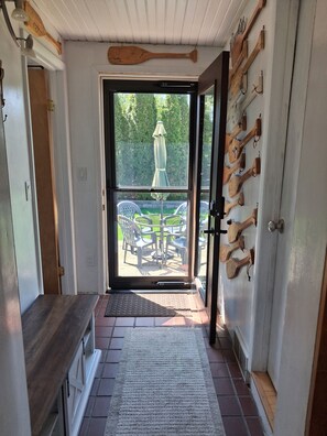 Interior - Happy Ours Cottage, 4 minute walk to sandy beach! (South Haven)