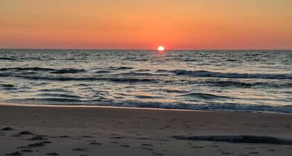 Happy Ours Cottage, a 4 minutos a pie de la playa de arena.