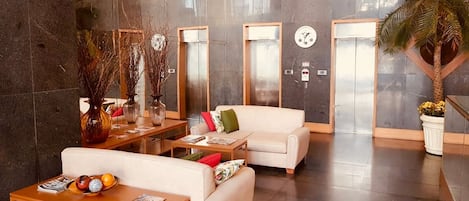 บริเวณนั่งเล่นที่ล็อบบี้