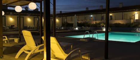 Outdoor pool, sun loungers
