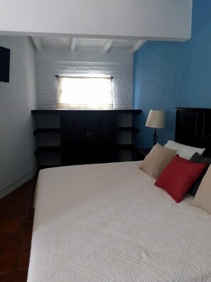 Basic Apartment, 1 Double Bed with Sofa bed, Smoking, City View | Free WiFi, bed sheets
