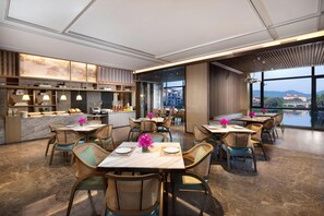 Restaurant - Holiday Inn and Suites Sanya Yalong Bay (Sanya)