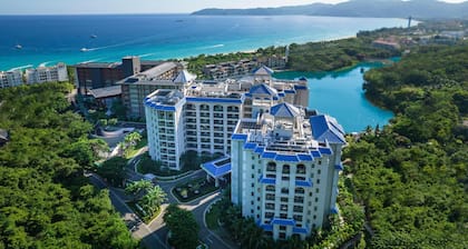 Holiday Inn and Suites Sanya Yalong Bay