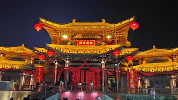 สถานที่น่าสนใจ