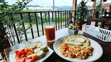 Café da manhã continental grátis todos os dias