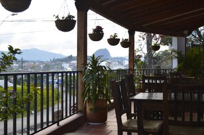 Bar lounge