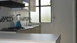 Shared fridge, shared microwave - Balcones de la Casona Hostel (Guatapé)