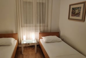 Caja de seguridad en la habitación y insonorización