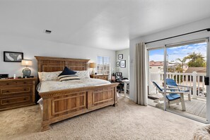 3 bedrooms, desk, iron/ironing board, free WiFi