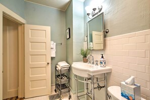 Free toiletries, hair dryer, towels