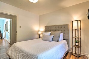 2 bedrooms, iron/ironing board, Internet, bed sheets