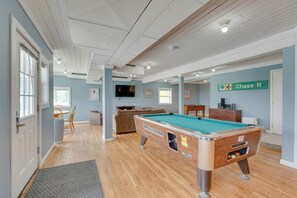 Game room - Beautiful Winter Escape on Bromley Mountain! (Peru)