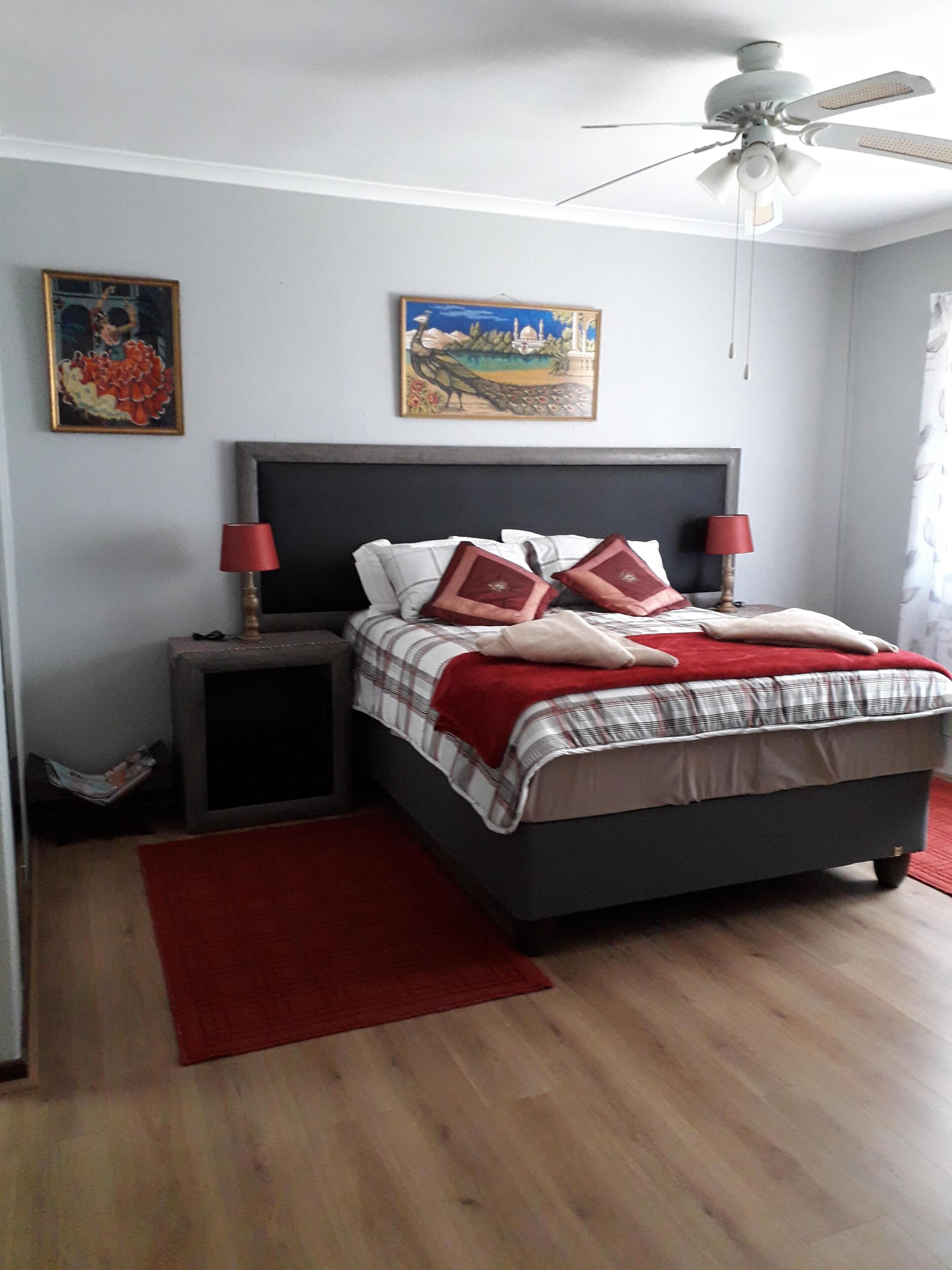 4 Schlafzimmer, Zimmersafe, Bügeleisen/Bügelbrett, WLAN