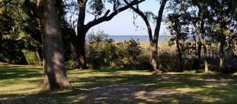 Get away from it all! Pet friendly. Fenced yard. No stairs!