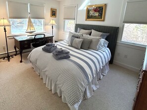 3 bedrooms, desk, iron/ironing board, free WiFi