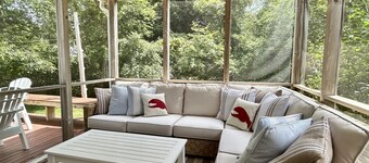Idyllic Vineyard House in Desirable Katama/Edgartown – Walk/Bike to Town/Beaches