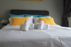 3 slaapkamers, een strijkplank/strijkijzer, wifi, beddengoed