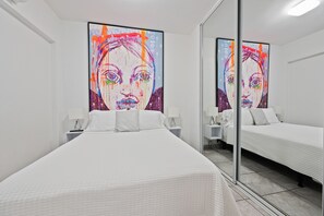 6 bedrooms, iron/ironing board, WiFi, bed sheets