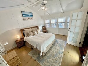 5 soverom, strykejern/-brett, wi-fi og sengetøy