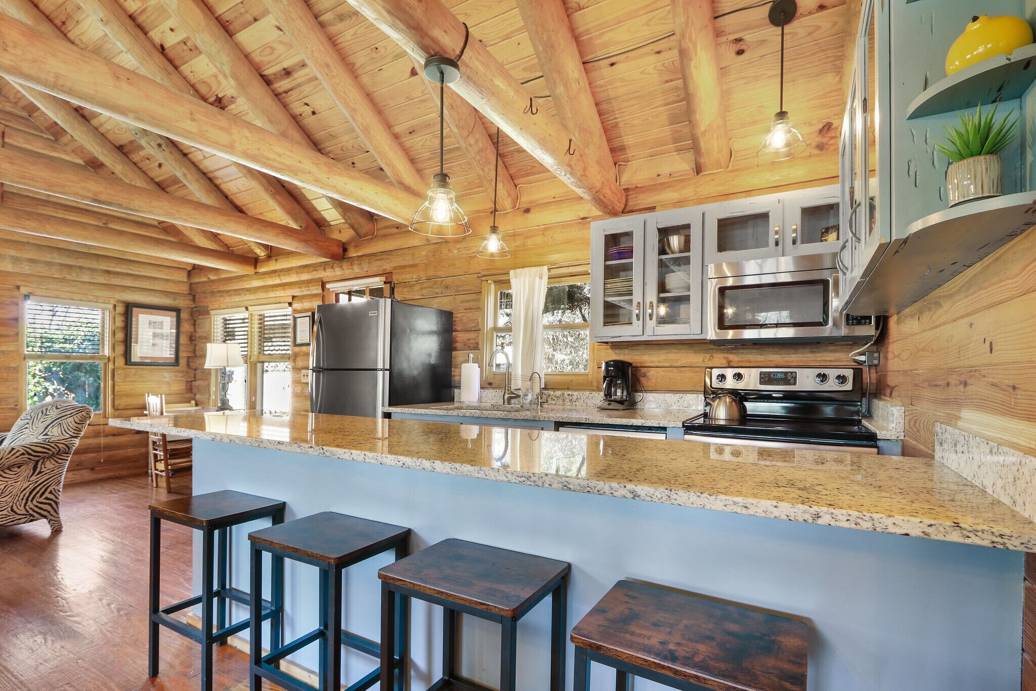 冰箱、微波炉、烤箱、炉灶