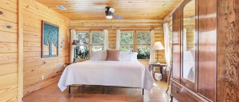 2 quartos, ferros/tábuas de passar roupa, Wi-Fi, roupa de cama