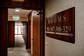 المنشأة من الداخل