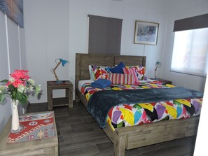 3 bedrooms, iron/ironing board, WiFi, bed sheets