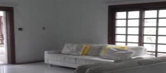Casa de praia confortável com vista para o mar.