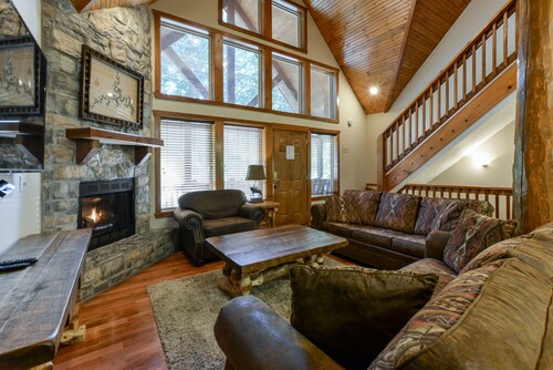 Indoor Pool - Sleeps 22 - 8 King Beds - Right by SDC - Vanessa's Vacation Homes